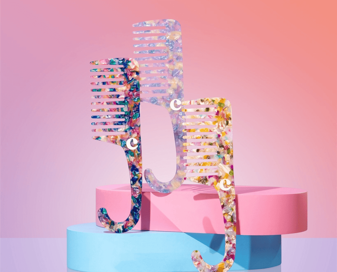 How to Use a Detangling Comb for Curly Hair Without Breakage - Curldo