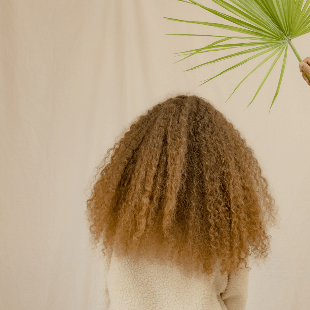 How to Manage Oily Hair for Healthy Curls - Curldo