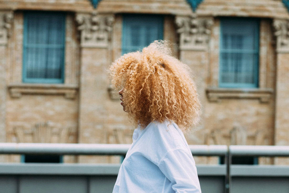 Dyeing Curly Hair Without Damage: Tips and Techniques